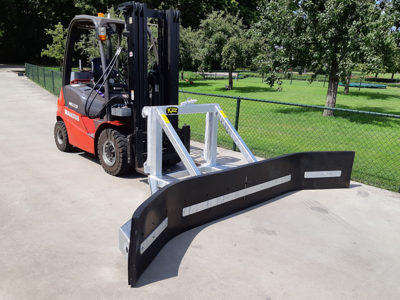 Heavy rubber scraper for snow/mud Kemp Machines